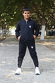 Kapüşonlu Fermuarlı Kanguru Cepli One Baskılı Eşofman Takımı/Siyah