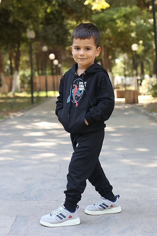 Kapüşonlu Kanguru Cepli Örümcek Adam Baskılı Eşofman Takımı/Siyah